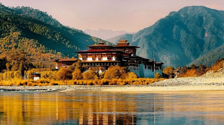 Bhutan & Nepal con Extension a Phokara